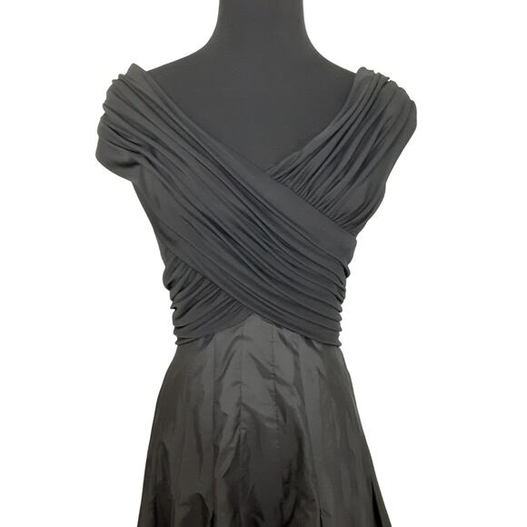 Tadashi Shoji Black Taffeta Pleated Fit and Flare Cocktail Dress Women 8 Holiday - Picture 4 of 14